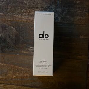 ALO Yoga Glow System White Magnesium Spray